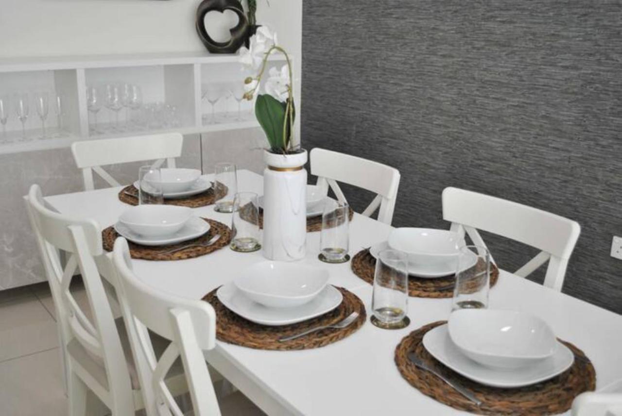 Relaxing 2Br Haven In Dubai Marina Perfect Location & Amenities Apartment Luaran gambar