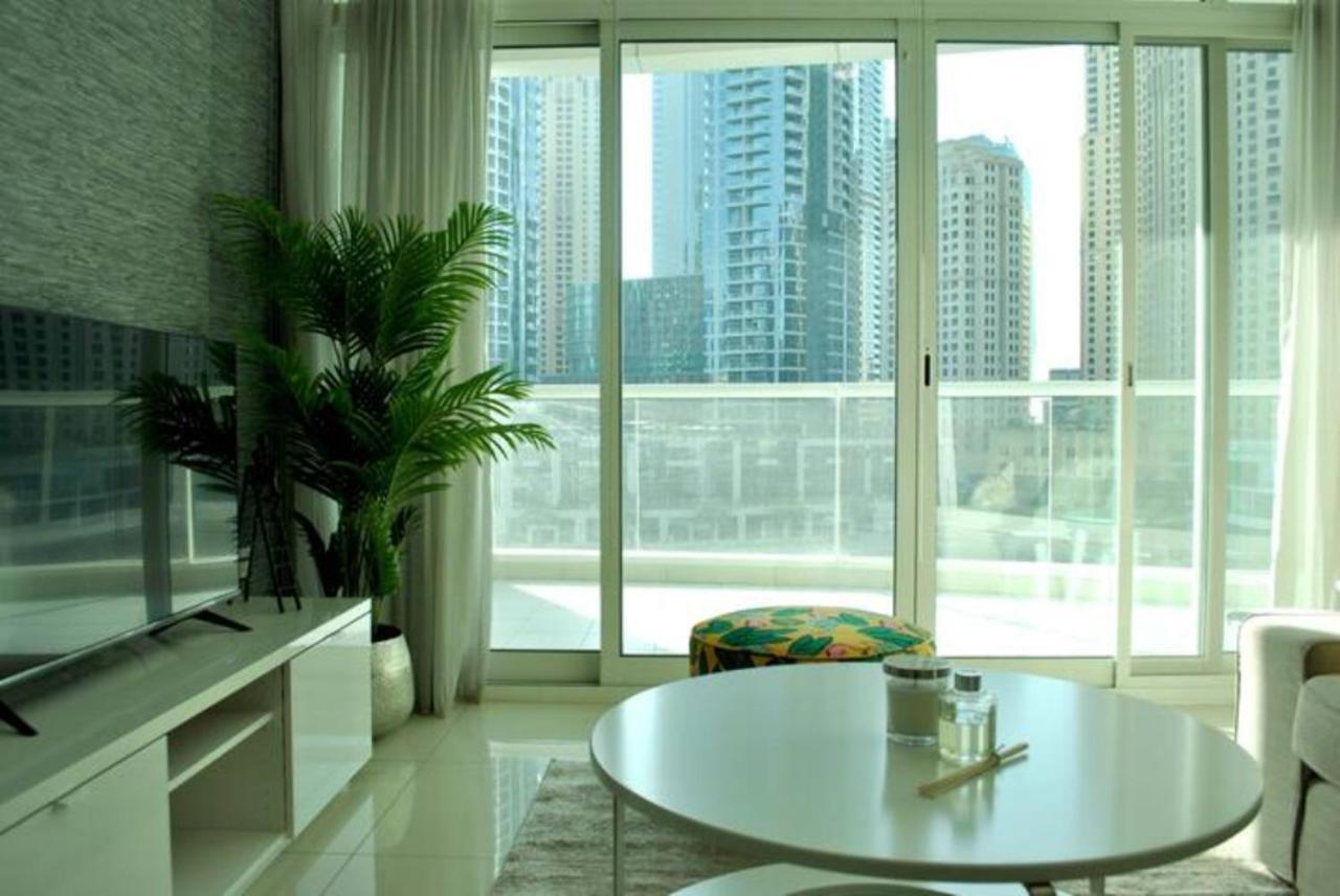 Relaxing 2Br Haven In Dubai Marina Perfect Location & Amenities Apartment Luaran gambar