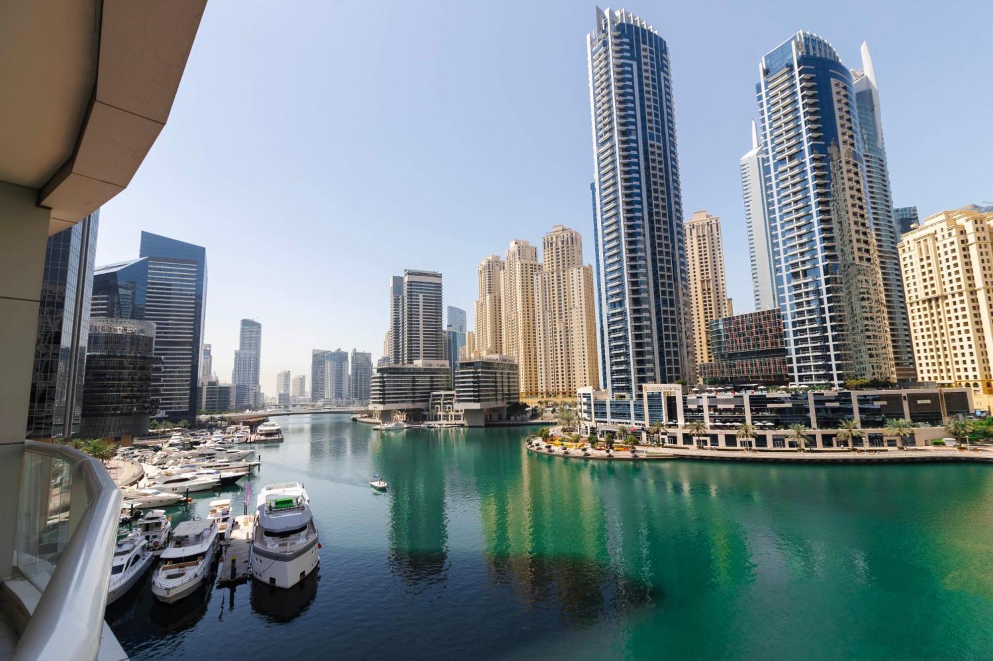 Relaxing 2Br Haven In Dubai Marina Perfect Location & Amenities Apartment Luaran gambar